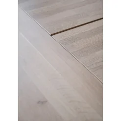 CARRADALE ruokapöytä 220 x 100 cm V-mallisilla metallijaloilla