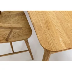 VERA ruokapöytä